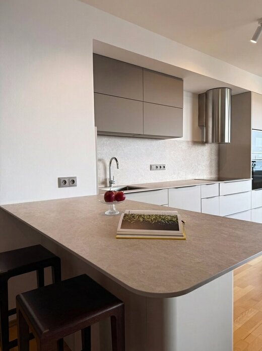 INSPIRACE Z PRAXE: HŘEJIVÁ ELEGANCE V ODSTÍNECH KAŠMÍRU A LATTÉ