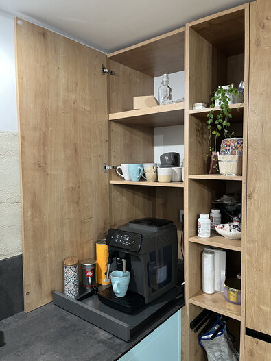 Když se design potká s funkcí: Prohlídka moderní kuchyně s prémiovým kováním Když se design potká s funkcí: Prohlídka moderní kuchyně s prémiovým kováním